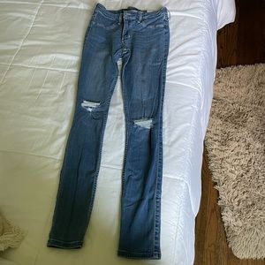 Hollister Low-Rise Jean Legging Advanced Stretch           5L (W27,L30)